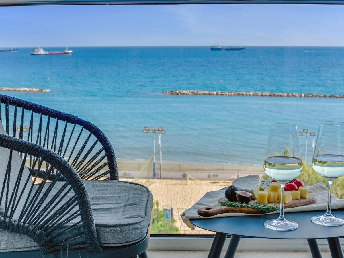 לימסול Sanders Kanika Sea Forum - Adorable 2-Bedroom Apartment With Sea View מראה חיצוני תמונה